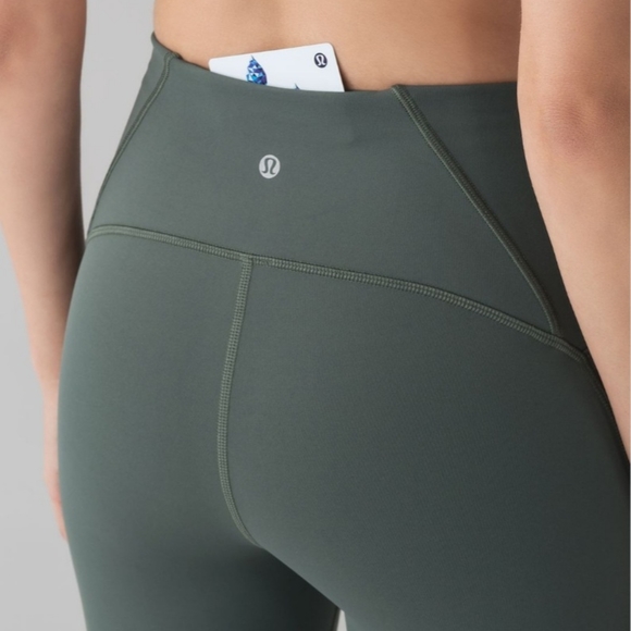 Lululemon Train Times Crop (17"), Size 6 - Picture 9 of 12